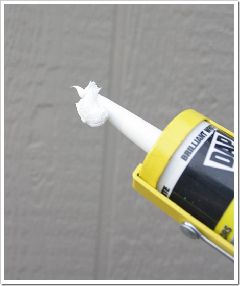 Learning how to caulk is easier than you imagine. Use these pro tips to get clean even lines and how to work with caulk like you've been doing it for years!