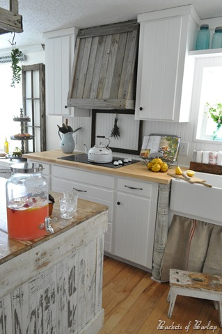 [new%2520kitchen%2520vent%2520hood%255B4%255D.jpg]