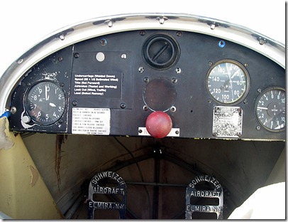 Cockpit showing 3000 feet (1400 feet above ground level), Doing 40 MPH with a rise rate of 50 feet per minute.
