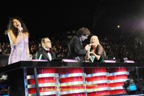 Patricia y Valeria cantan Oh darling.jpg