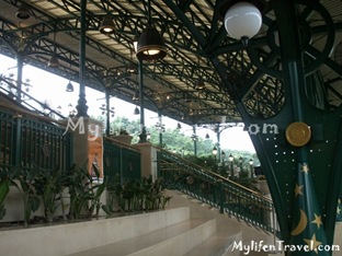 MTR Disneyland Station 22