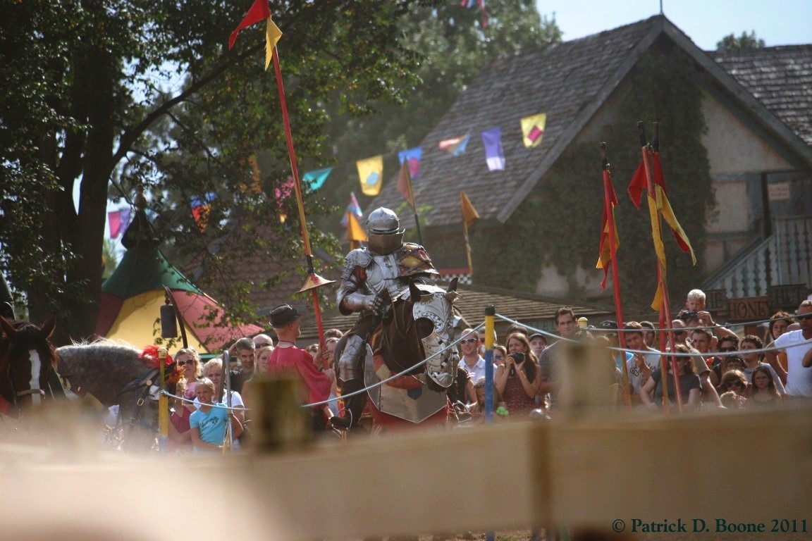 [RenFest-2011-81-Readying-to-Joust1%255B1%255D.jpg]