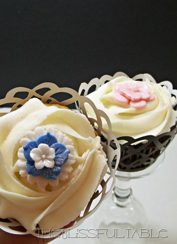 [cupcakes%2520with%2520flowers%2520037a%255B9%255D.jpg]