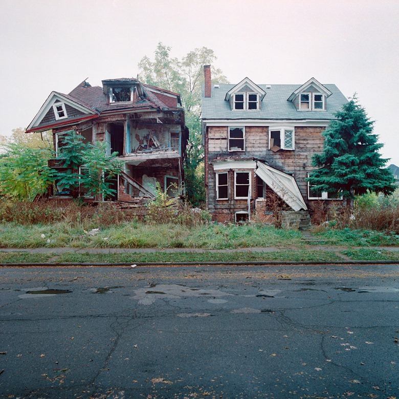 abandoned-detroit-homes15