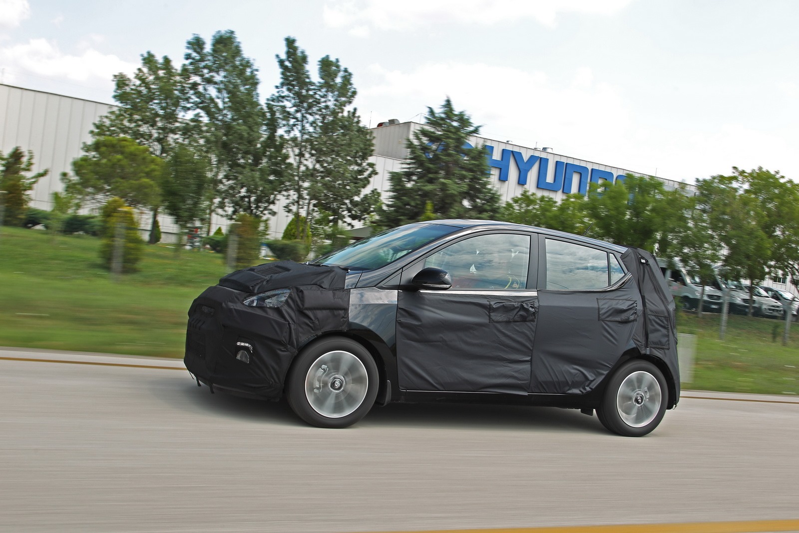 [Hyundai-i10-4%255B2%255D.jpg]