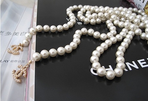 [2010newchanelsuperlongpearlnecklacec%255B2%255D.jpg]