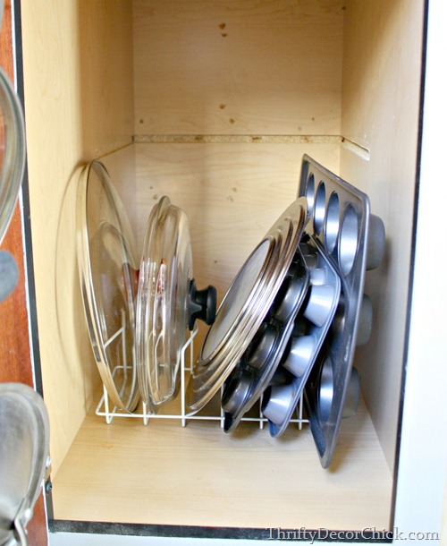 storage in kitchen cabinets