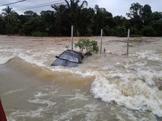 LagunaMerbok Gambargambar Banjir di Kelantan.