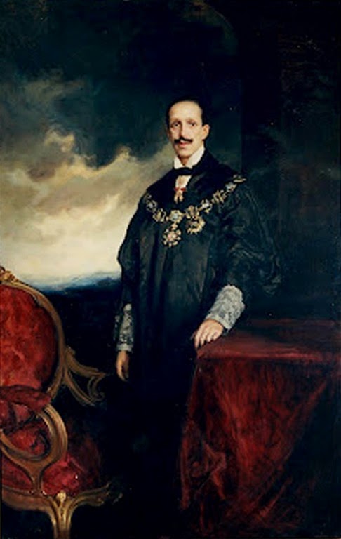Alfonso XIII con el Collar de la Justicia
