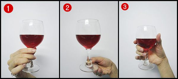葡萄酒酒杯拿法