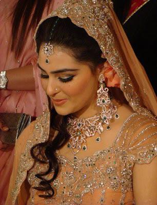 Wedding Hairstyles and Makeup Trends 2013 for Brides