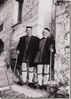 O Κωλέτης , παππούς  του  Ασημάκη  Τσιάντα και  ο Νικ.Κ.Πέτρου - Τάλτας