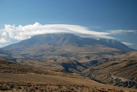 Iran Sabalan muntele Sabalan vazut dinspre Yarpakh Daghi