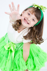 Album (digital) de fotos de Daniela de Fran Matos Estudio Fotografico, que faz fotografia de gravidas (fotos de gestantes), fotos de bebes, fotos de criancas (fotografia infantil); book fotografico, book infantil, book adulto, book de modelos; festas infantis, batizados, fotos de 15 anos, fotos de casamento, noivados, familia, bebes, 1 ano, criancas, infantil, acompanhamento de gravidas, eventos em geral e fotografia para aplicacao em produtos: bolsas com fotos, quebra cabeca de fotos, calendario de fotos, camisa com fotos, almofadas com fotos, quadro scrapbook e puff com fotos. Atendimento na cidade de Sao Paulo (SP), para todo o estado de Sao Paulo.