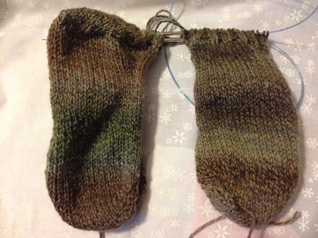 [worsted%2520socks%2520almost%2520done%255B4%255D.jpg]
