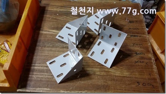 20150211165028