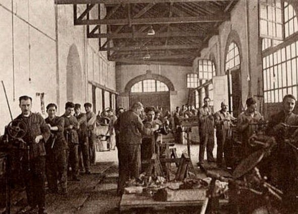 [Oficinas-e-Armazens-Gerais.16-Oficin%255B2%255D.jpg]