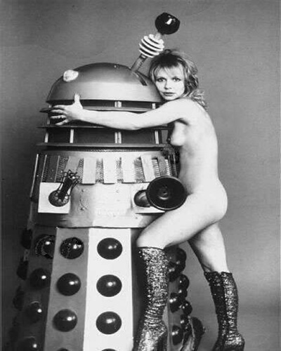 09 robo-erotica_katy_manning