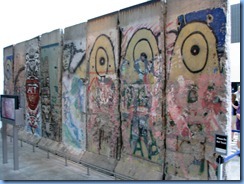 1466 Washington, D.C. - Newseum - Berlin Wall Exhibit - West side of wall