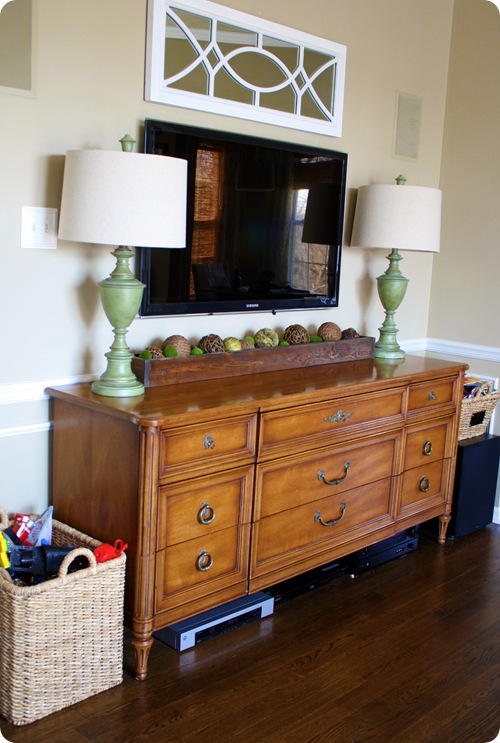 I Love You Honey Oak From Thrifty Decor I M Pretty Much Obsessed With Using Dressers As Tv Stands Now It S Perfect Put All The Electronics Below Dresser And Toys That Bub Keeps In
