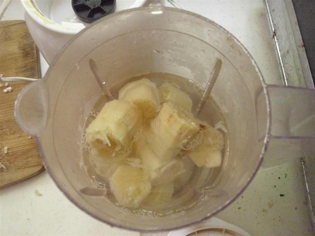 The DoItYourself Mom DIY Fresh Sugarcane (or Sugar Cane) Syrup