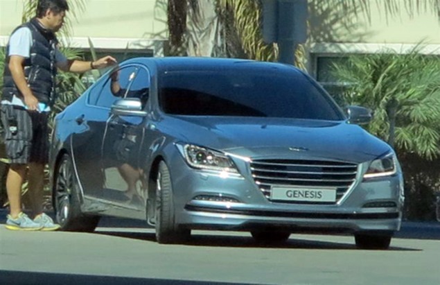 2014-Hyundai-Genesis