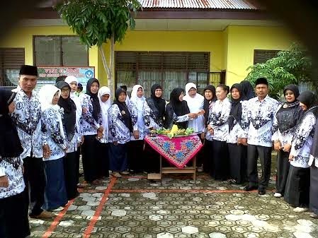 [SMPN3%2520ADAKAN%2520HUT%2520PGRI%2520KE%252069.Foto.SigapNews%255B4%255D.jpg]