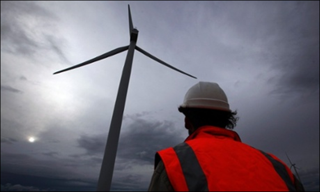 A windfarm on the hills surrounding Lake George, north of Canberra, Australia. Photo: David Gray / Reuters
