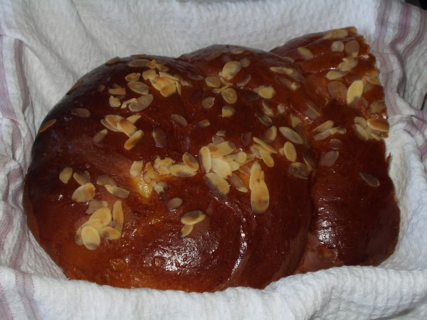 Sweet Bread (Tsoureki)