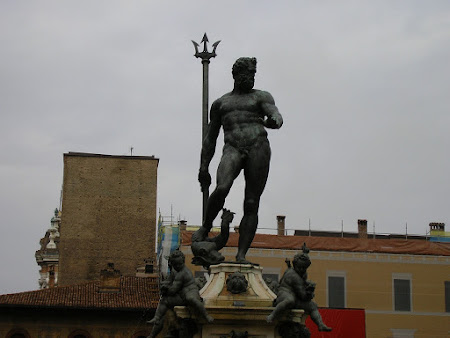 Imagini Italia: statuia lui Neptun din Bologna