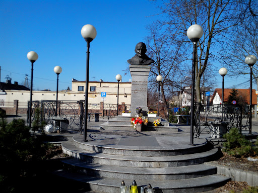 Pomnik Jana Pawla II w Zielonce