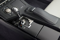 2013-Lexus-ES300h-Hybrid-16.jpg