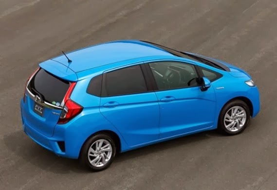 Honda-Fit-Hybrid-2014-1