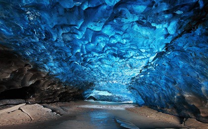 crystal-ice-cave-skaftafell-iceland-800x500