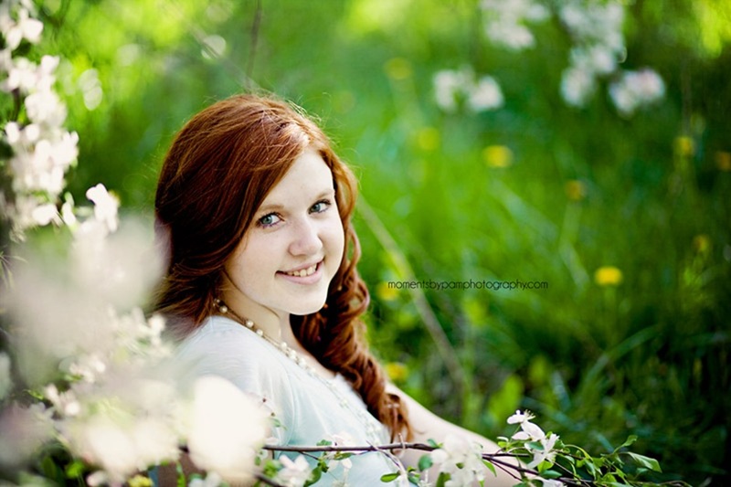Amanda R {senior 2012} 105 logo