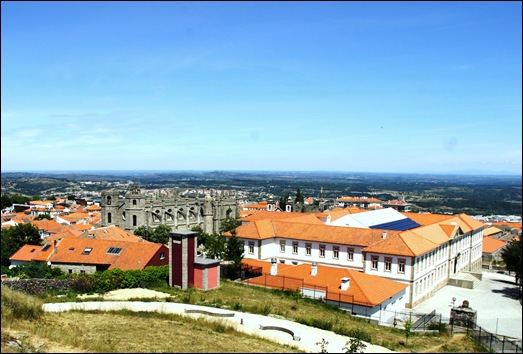 Gloria Ishizaka - Guarda - Sé Catedral e convento de santa clara - vista a partir da Torre de Menagem