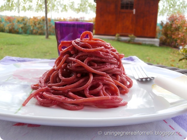 spaghetti integrali rapa rossa barbabietola