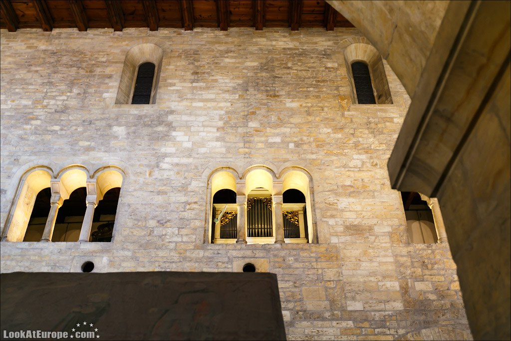 Пражский град, Базилика Св. Георгия (Bazilika Sv. Jiri)