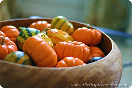 decorating with pumpkins