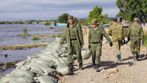 Военные борются с паводками на Дальнем Востоке