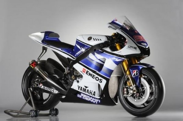 [2012-Yamaha-Factory-Racing-MotoGP-YZR-M1-e1332747378561%255B4%255D.jpg]