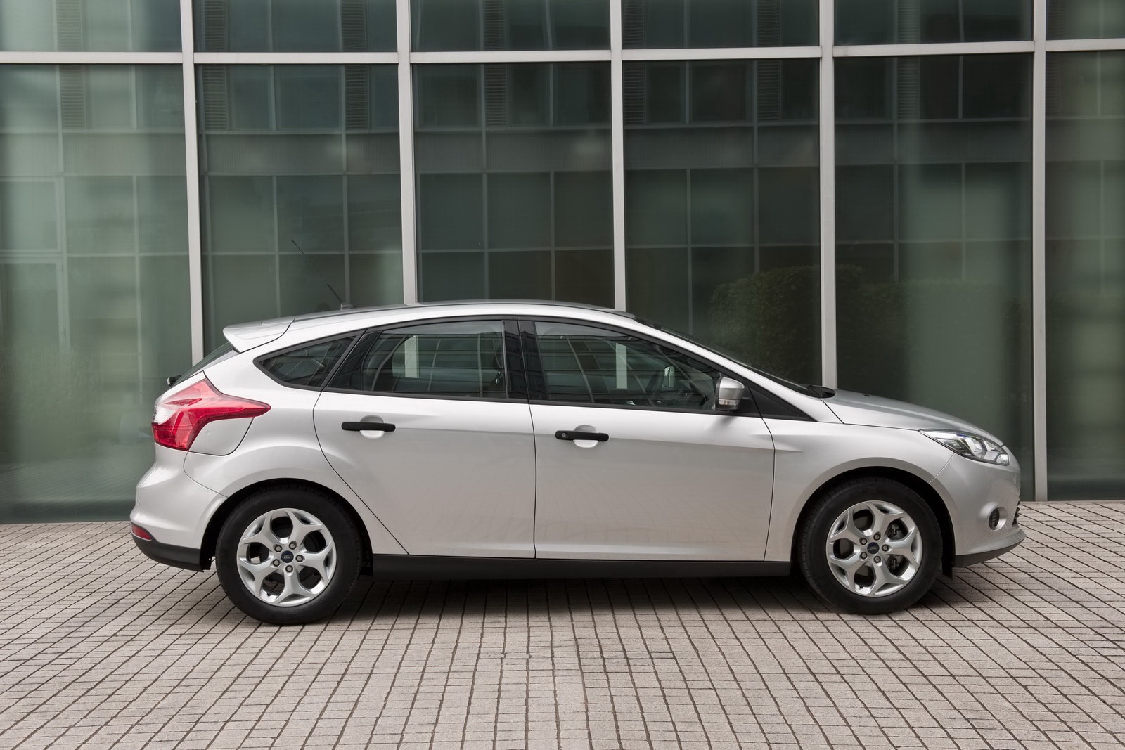 [Ford-Focus-4%255B2%255D.jpg]