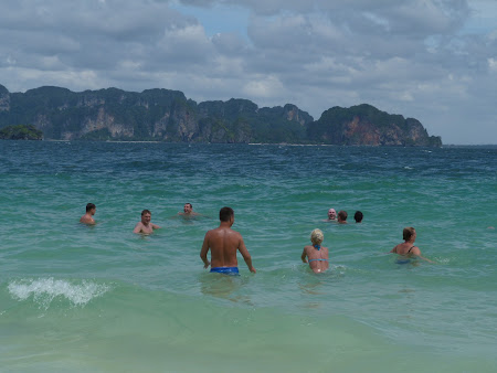 4 Islands Tour: apa marii fierbinte in ianuarie