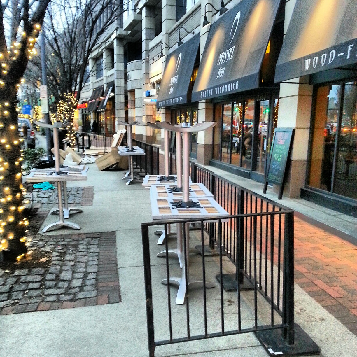 Robert Dyer Bethesda Row OUTDOOR DINING FURNITURE COMES OUT OF