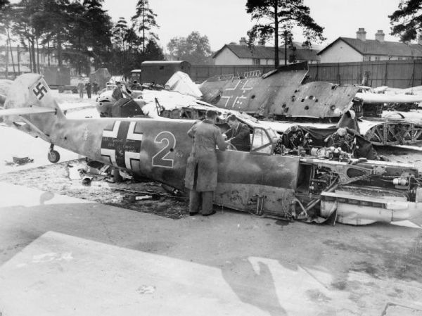 [aircraft-wreck-battle-of-britain-67.jpg]
