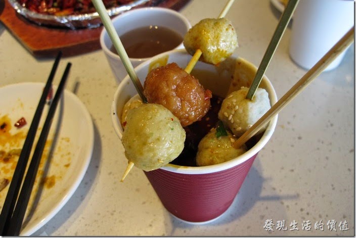 上海-望湘園。這「女朋友的菜」每一串的中間一顆都是紅燒的，不知道有何特別的意義。