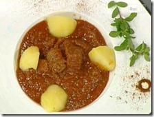 Gulasch con patate lessate