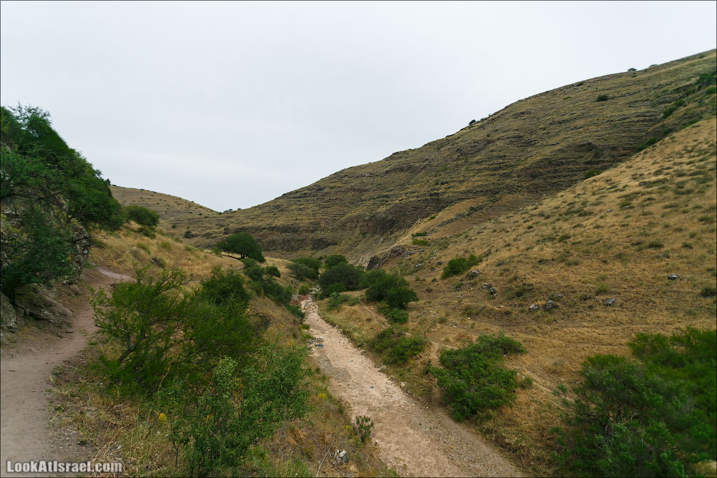 LookAtIsrael.com: Фото-блог о путешествиях по Израилю. Тель Авив, Иерусалим, Хайфа Нижняя часть ручья уже высохла. Остается лишь представлять как прекрасно тут когда есть вода 