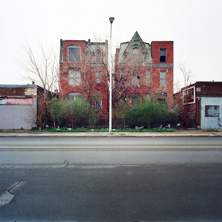abandoned-detroit-homes11