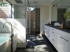 Baño-moderno-Residencia-Seaside-por-Stelle-Lomont-Rouhani-Arquitectos Baño-moderno-Residencia-Seaside-por-Stelle-Lomont-Rouhani-Arquitectos